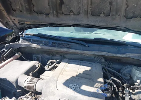 2011 Toyota Tundra Grade 5.7L V8 из США, поврежденный, VIN 5TFEY5F19BX106954